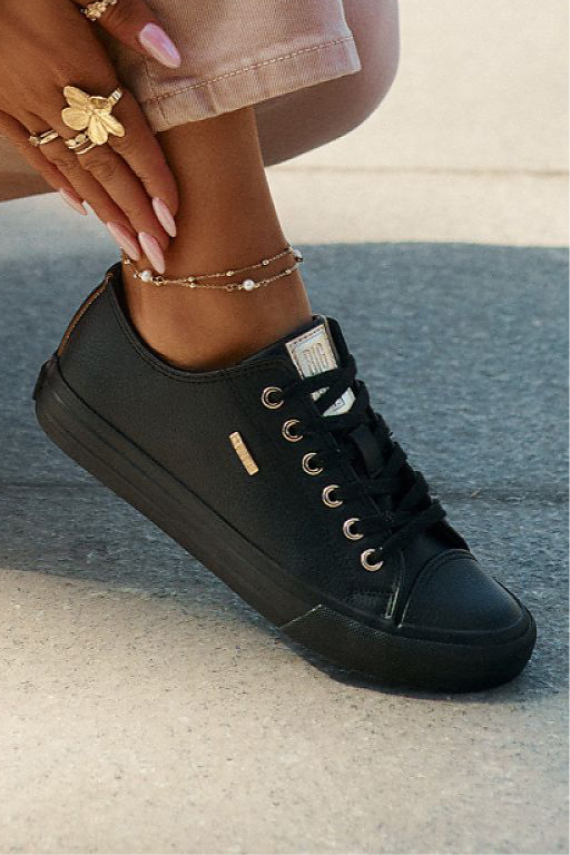 Sneakers Step in style