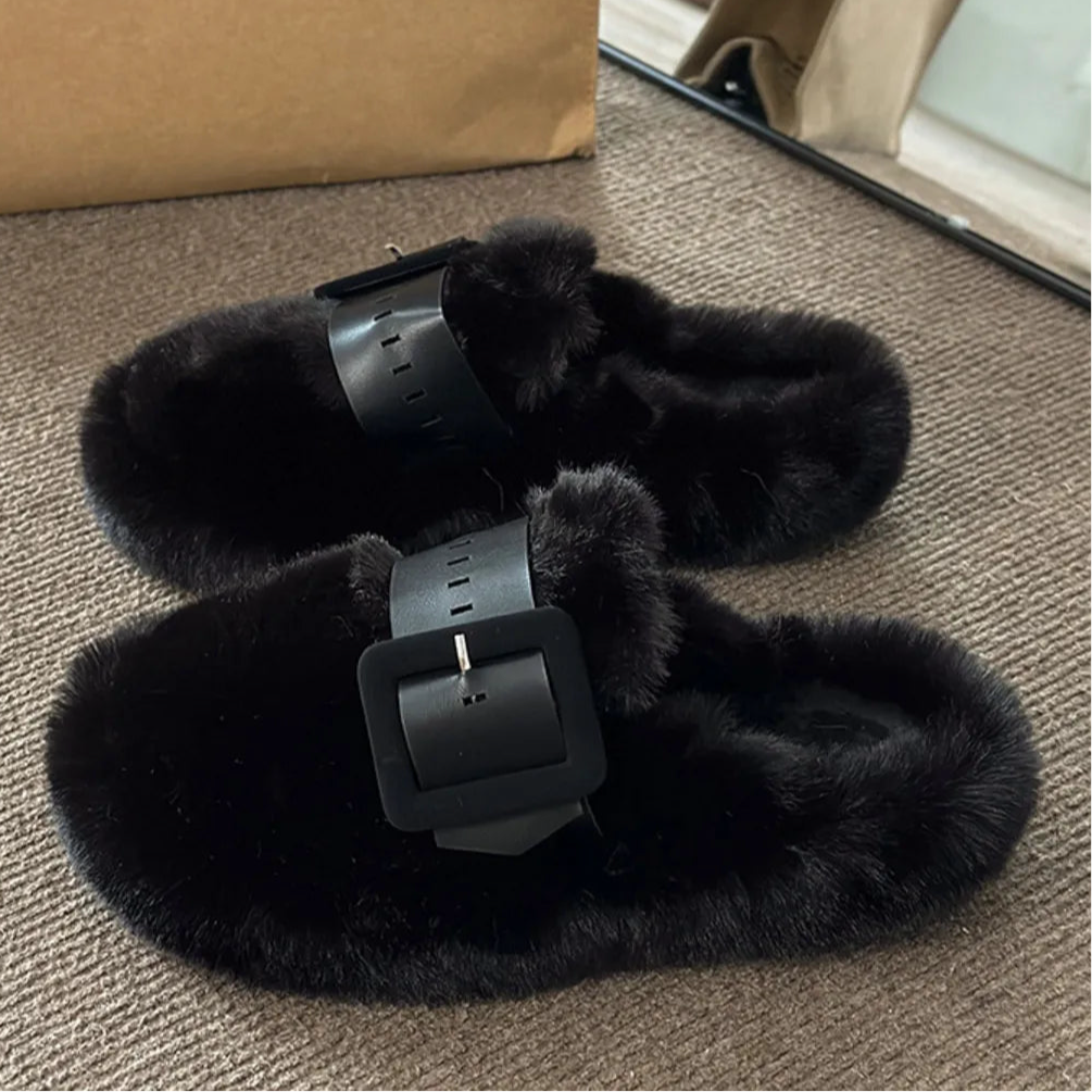 Chaussons à boucle en fausse fourrure