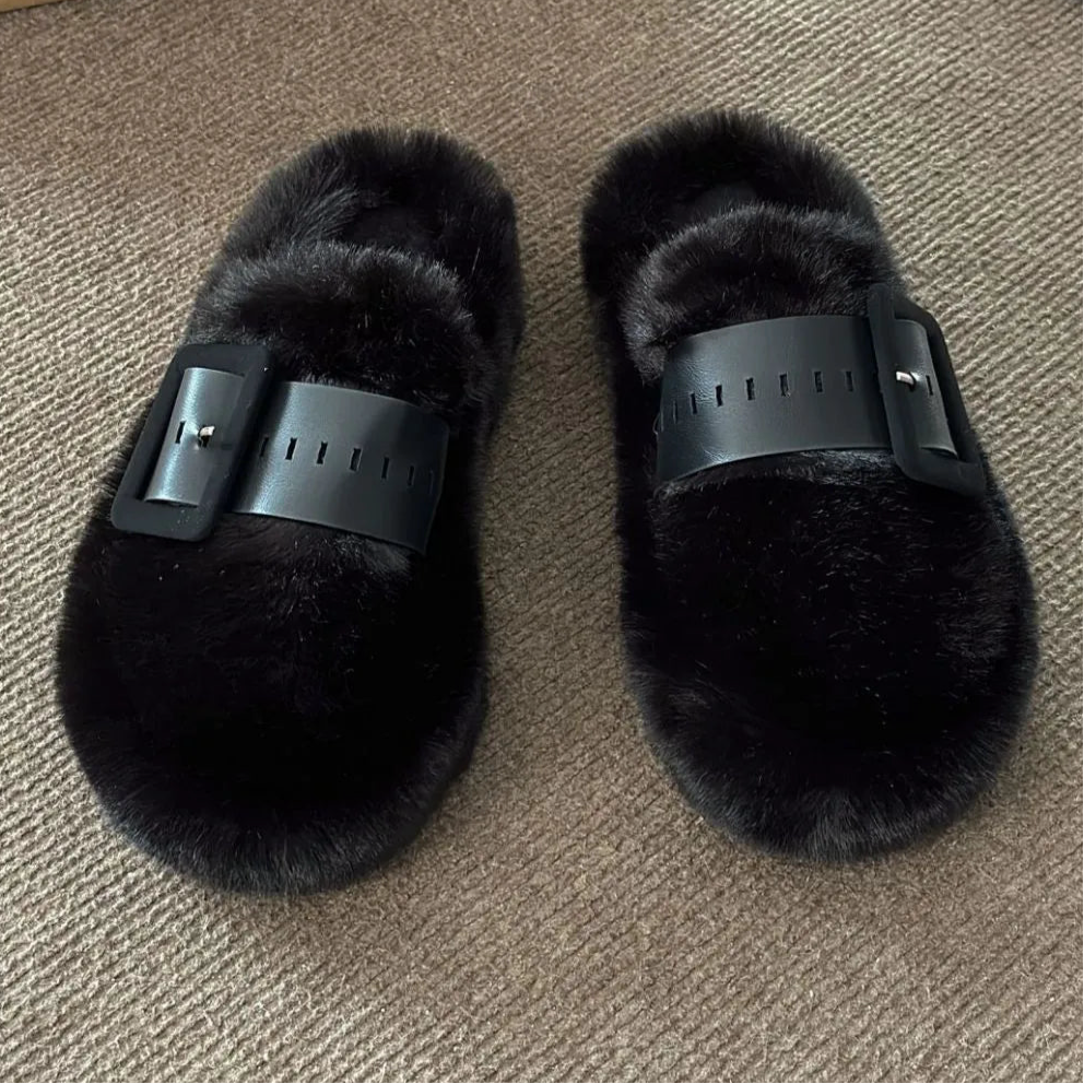 Chaussons à boucle en fausse fourrure