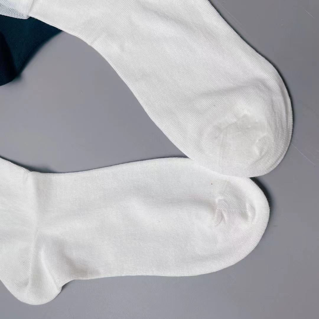Luxury Soft Mesh Stitching Pile Socks in Black & White