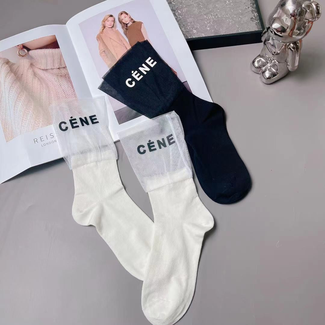 Luxury Soft Mesh Stitching Pile Socks in Black & White